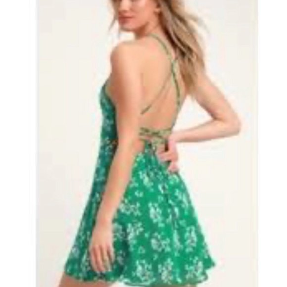 Lulus Dresses & Skirts - LULU's daisy date green sleeveless skater dress